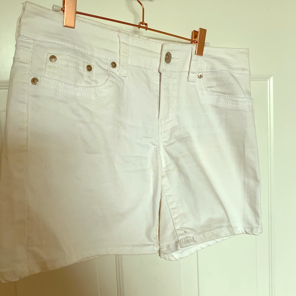 SEVEN7 White Denim Shorts 🩳